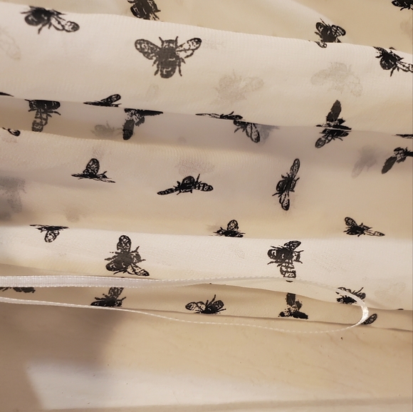 Tera by Vince Camuto Black and Cream Bee Blouse Size Small - Picture 3 of 11